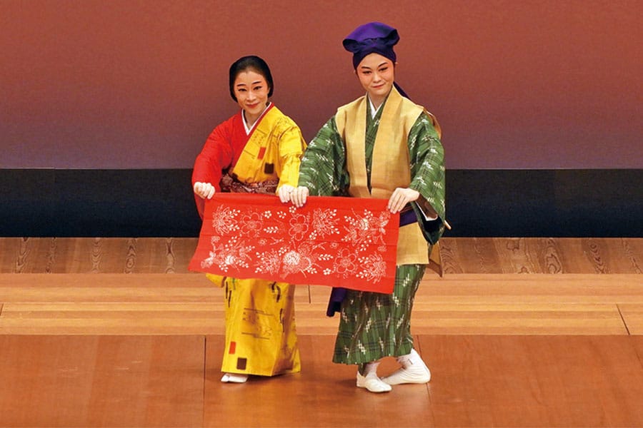 ［写真］学内演奏会 舞踊「加那よー天川」上演風景