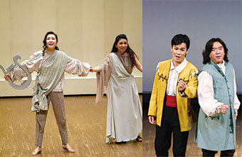 ［写真］舞台でオペラを演奏する複数の学生