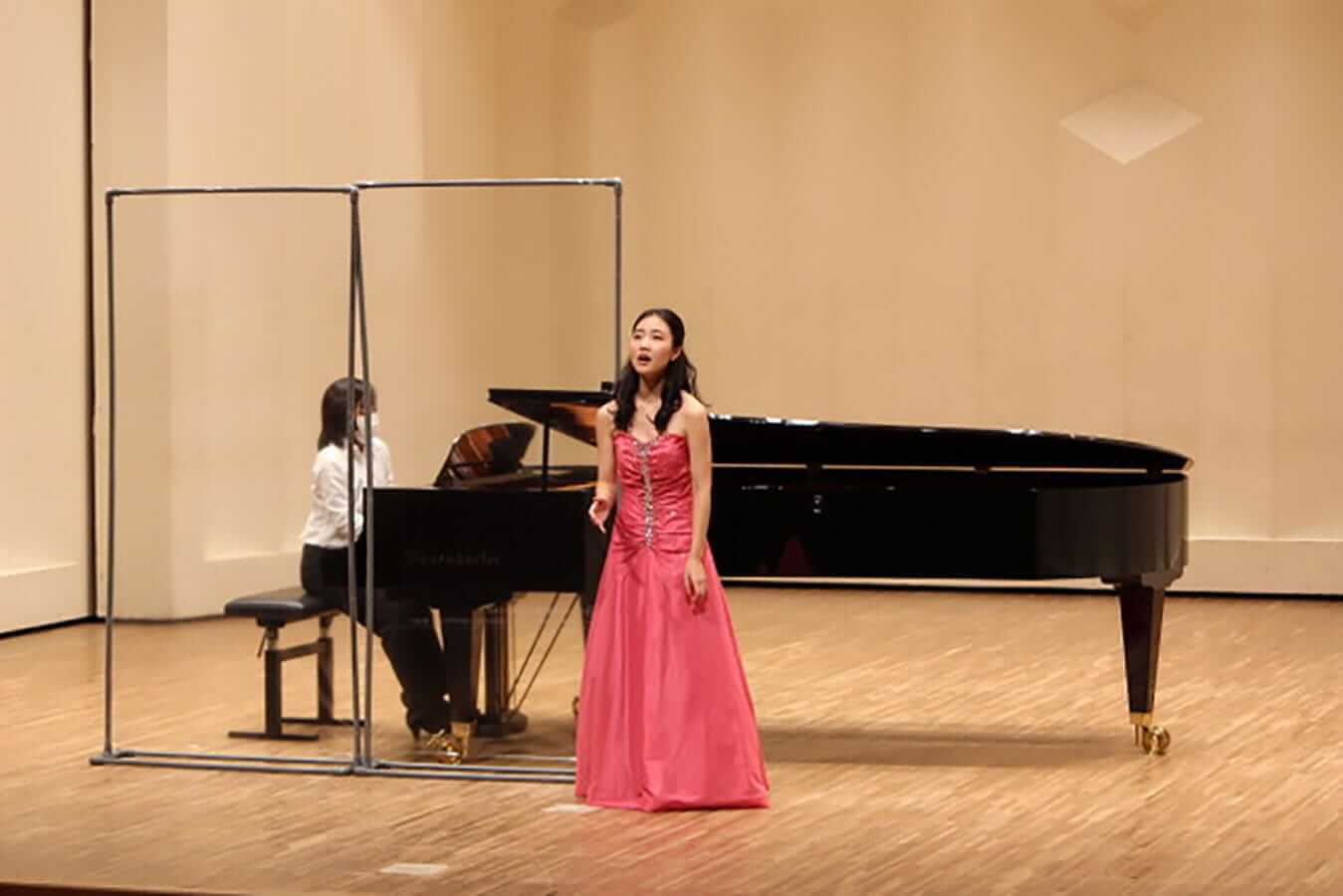 ［写真］学内演奏会　―声楽コース 1・2年次 独唱 3年次 日本歌曲―演奏風景1