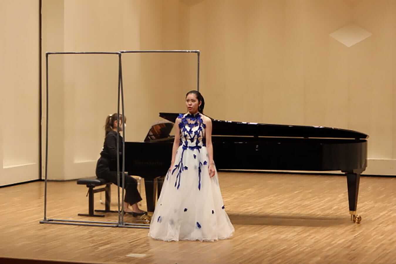 ［写真］学内演奏会　―声楽コース 1・2年次 独唱 3年次 日本歌曲―演奏風景12