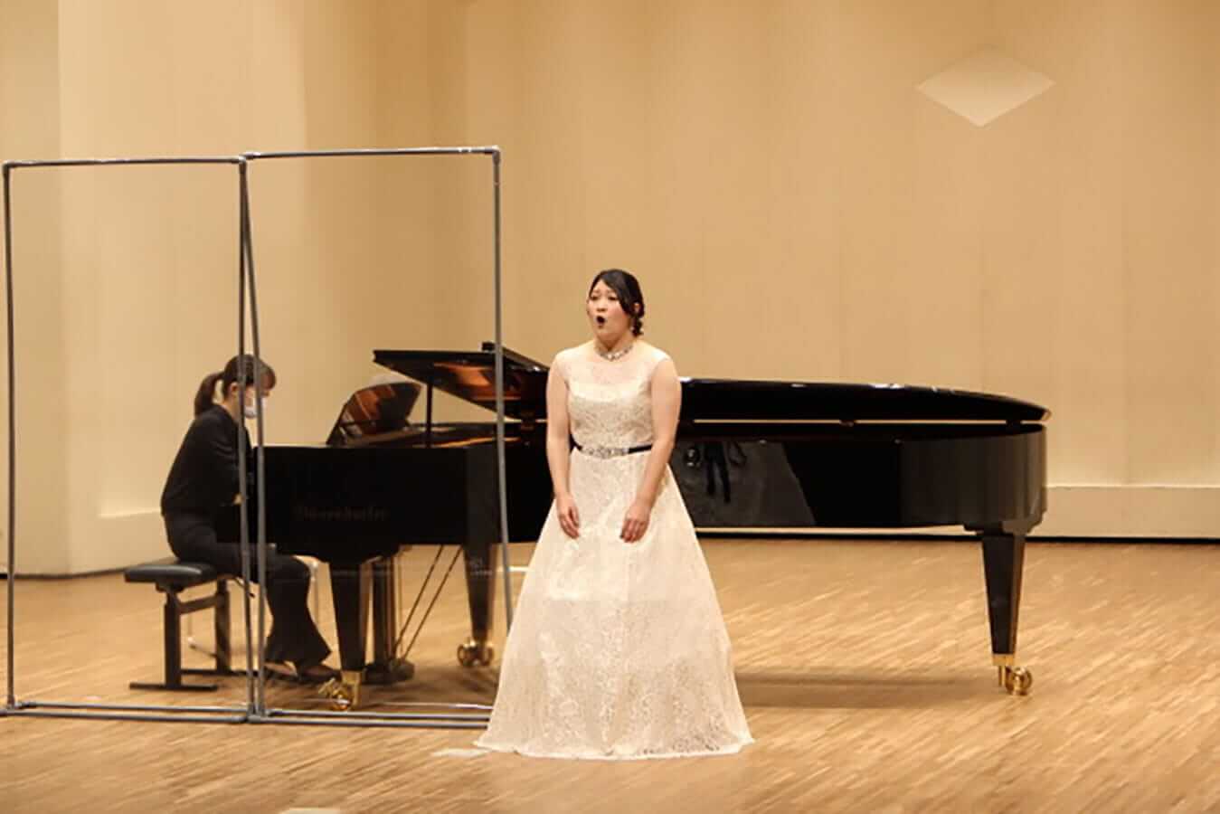 ［写真］学内演奏会　―声楽コース 1・2年次 独唱 3年次 日本歌曲―演奏風景13